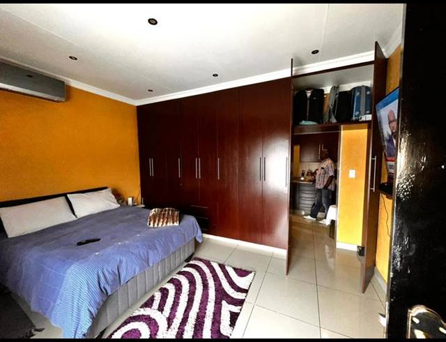 4 BEDROOM HOUSE FOR SALE IN ZAKARIYYA PARK